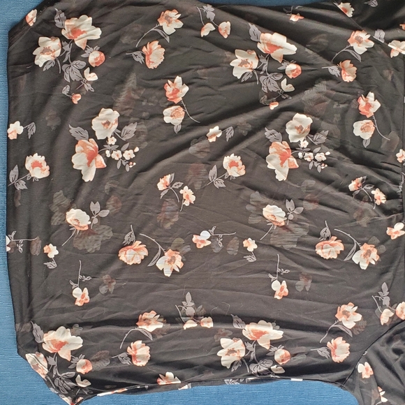 Ricki's XL mesh top with floral print - Picture 3 of 3